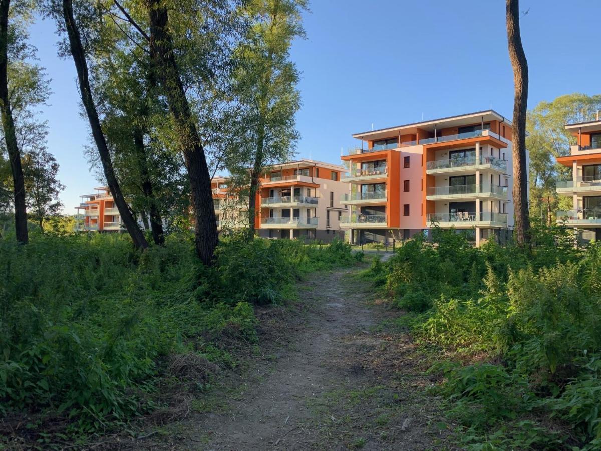 Апартаменты Fuzliget Surf Garden Балатонфюзфё Экстерьер фото
